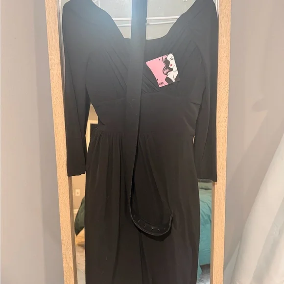 STARLET WIGGLE DRESS IN BLACK - VIXEN BY MICHELINE PITT - Picture 3 of 4